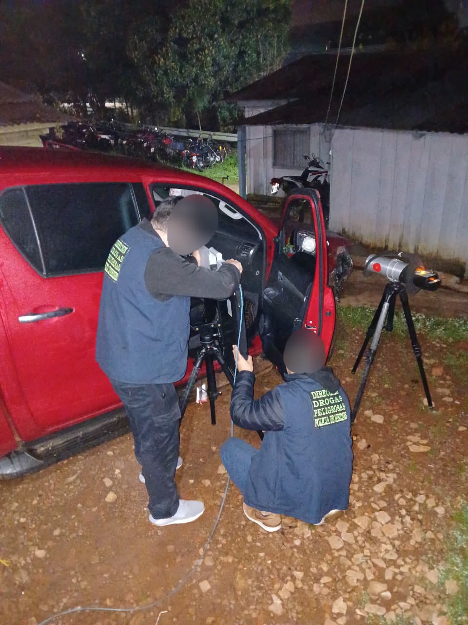 Con un scaneo detectan y secuestran más de 300 kilos de droga en una camioneta robada en Brasil 9 Con un scaneo detectan y secuestran más de 300 kilos de droga en una camioneta robada en Brasil imagen-8