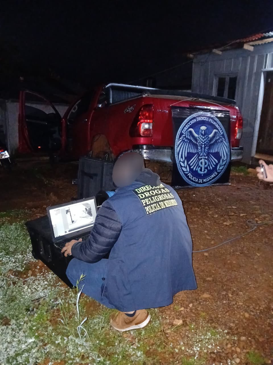 Con un scaneo detectan y secuestran más de 300 kilos de droga en una camioneta robada en Brasil 13 Con un scaneo detectan y secuestran más de 300 kilos de droga en una camioneta robada en Brasil imagen-12