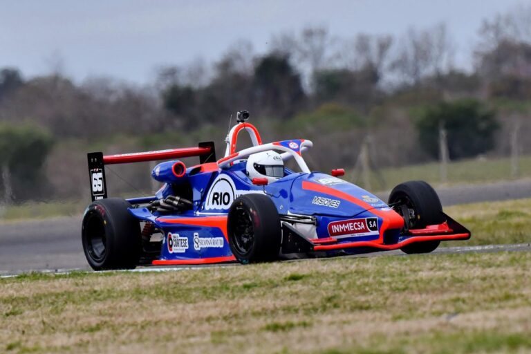 Automovilismo: Renato Longarzo Skanata se prepara para un nuevo desafío en Concepción del Uruguay Automovilismo: Renato Longarzo Skanata se prepara para un nuevo desafío en Concepción del Uruguay imagen-50
