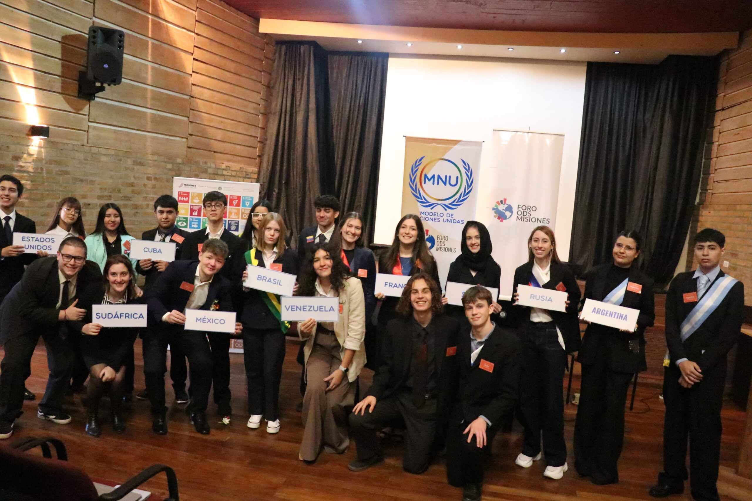 Modelo de Naciones Unidas en Alem: Jóvenes debatieron sobre pedofilia y trata infantil imagen-8