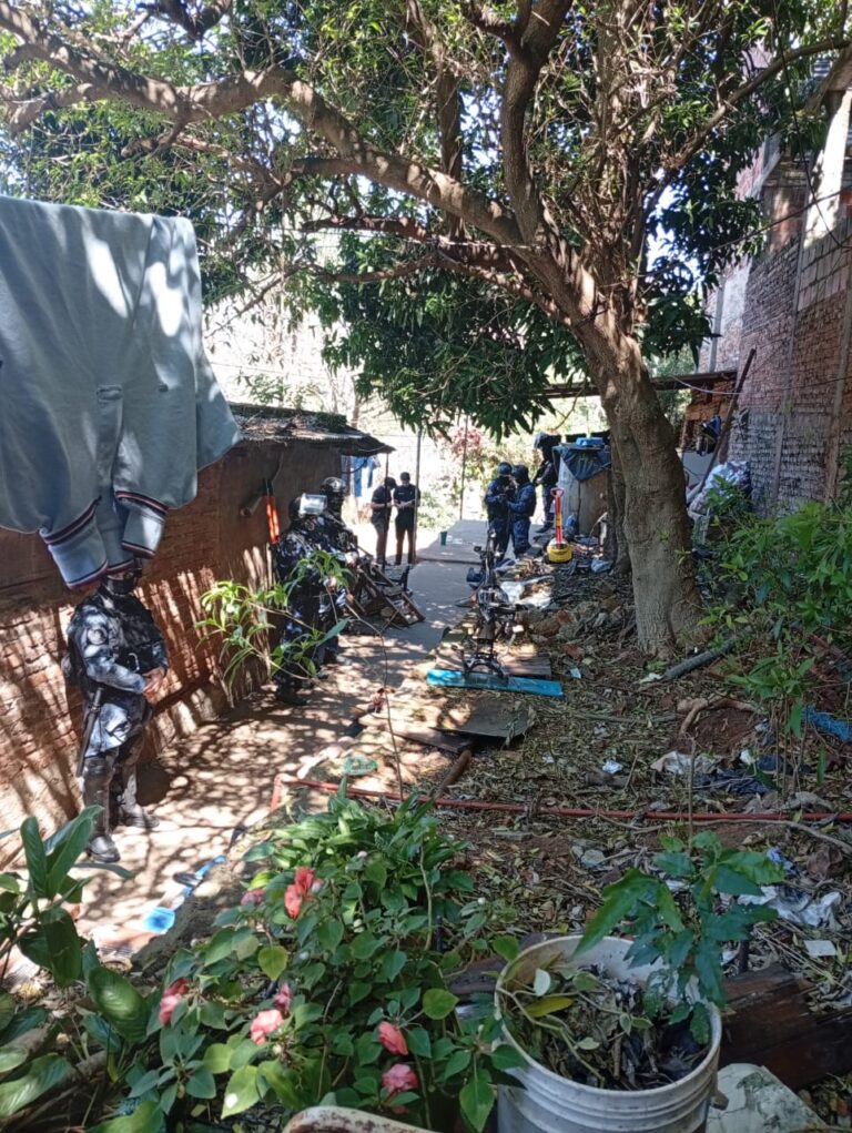 Capturaron a una banda delictiva en Posadas: seis detenidos, droga secuestrada y causas previas por violencia armada Capturaron a una banda delictiva en Posadas: seis detenidos, droga secuestrada y causas previas por violencia armada imagen-13