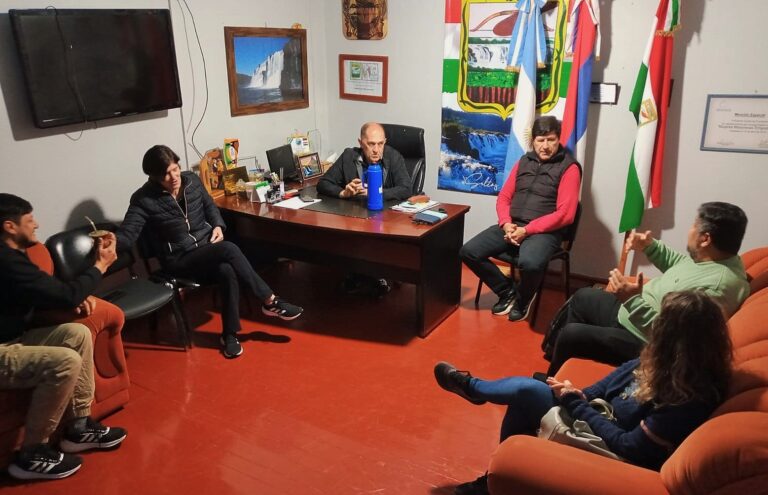 El Soberbio fortalece su compromiso con la conservación ambiental junto al Club de Observadores de Aves Yabotí El Soberbio fortalece su compromiso con la conservación ambiental junto al Club de Observadores de Aves Yabotí imagen-41