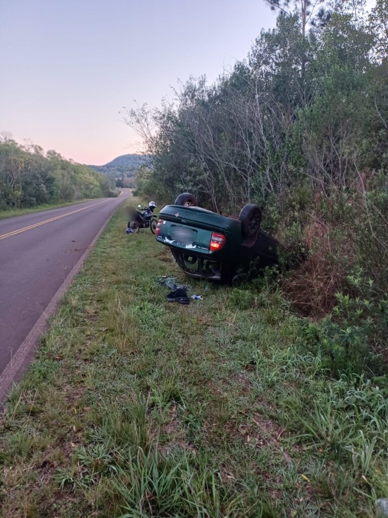 La Policía investiga un despiste y vuelco en la Ruta Provincial Nº 5 La Policía investiga un despiste y vuelco en la Ruta Provincial Nº 5 imagen-42