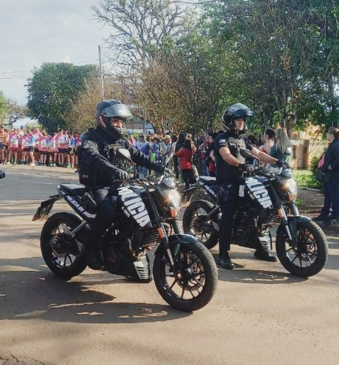 Efectivos policiales de la Unidad Regional II garantizaron la seguridad de la 40° Maratón del Inmigrante imagen-10