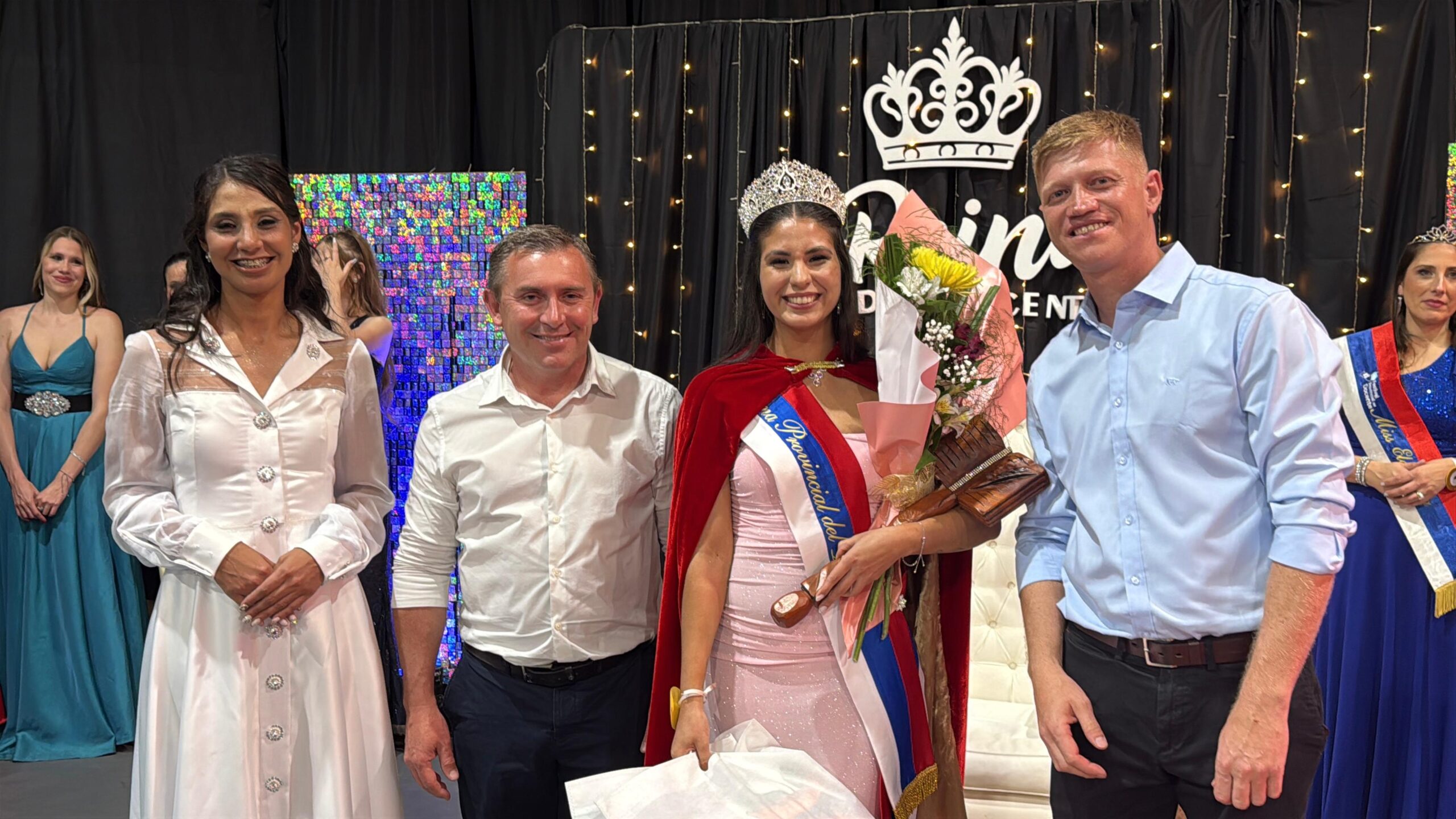 Valeria Cufré es la nueva Reina en el Festival Provincial del Docente en Campo Grande imagen-6