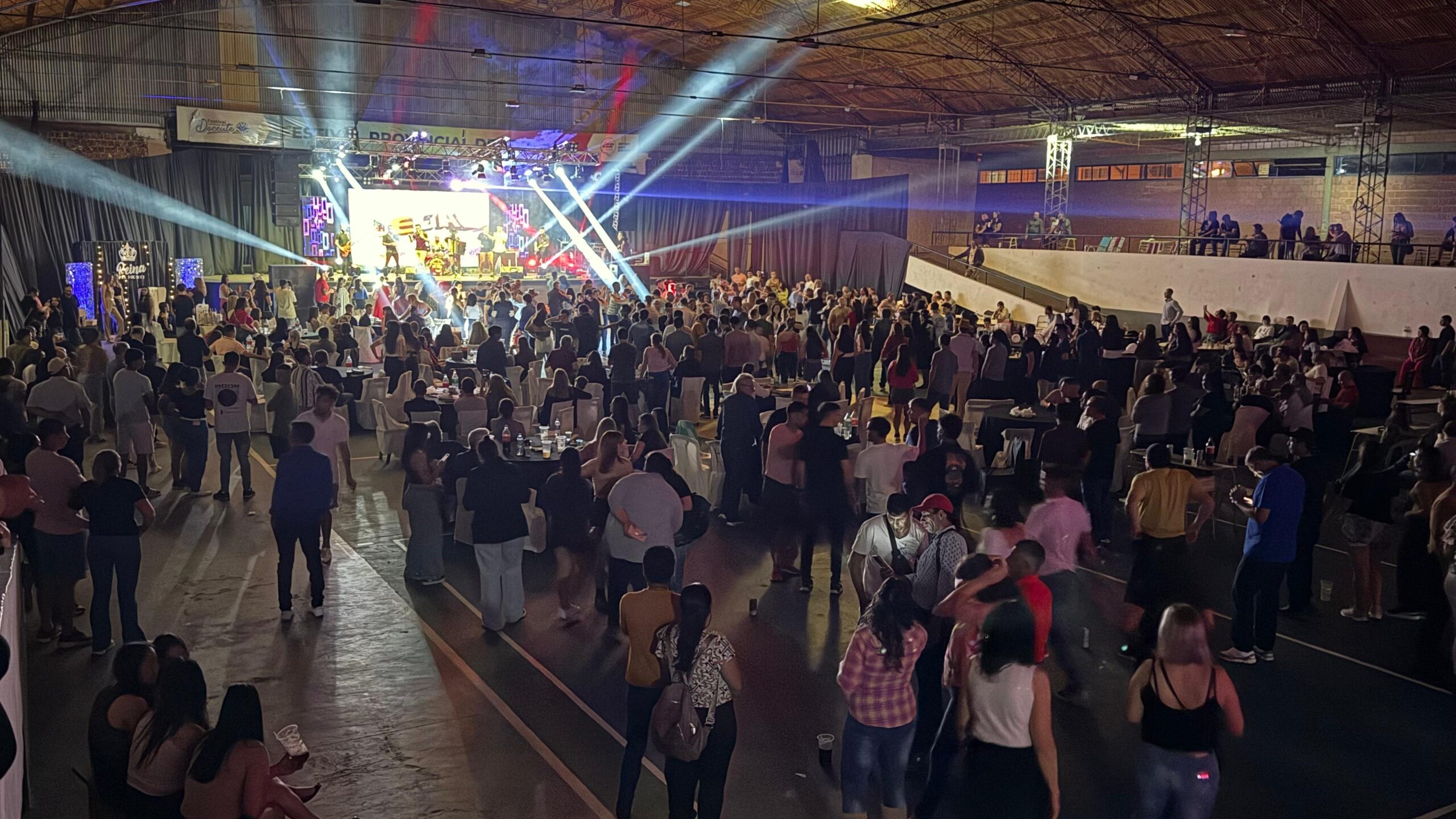 Valeria Cufré es la nueva Reina en el Festival Provincial del Docente en Campo Grande imagen-14