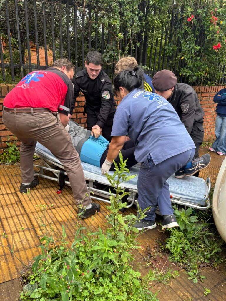 Falleció un conductor tras descompensarse y despistar en Oberá imagen-36