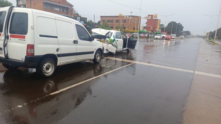 Triple choque en la Ruta 12 dejó a dos niños lesionados imagen-38