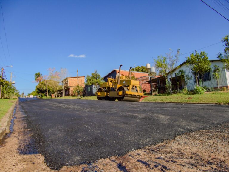 Alem: finalizaron los trabajos de asfaltado en seis cuadras del barrio Janssen imagen-11