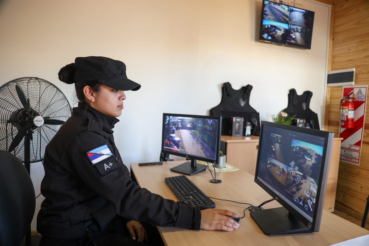 Passalacqua habilitó 28 nuevas cámaras frigoríficas e inauguró una unidad operativa policial en el Mercado Central de Misiones imagen-20