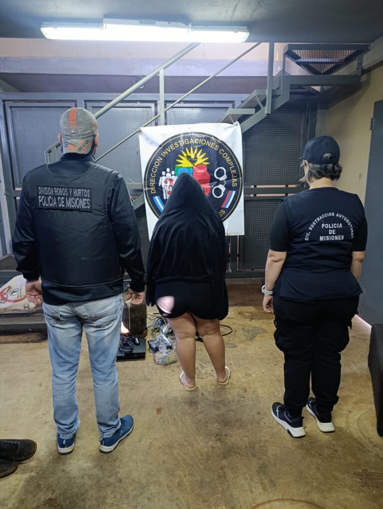 Banda de reductores allanados en Posadas: tres detenidos, droga y elementos incautados imagen-26