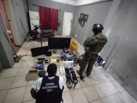 La Policía desbarató dos "narcokioskos" en Garupá: secuestró drogas, objetos robados y detuvo a "Negrito" un delincuente con antecedentes imagen-4