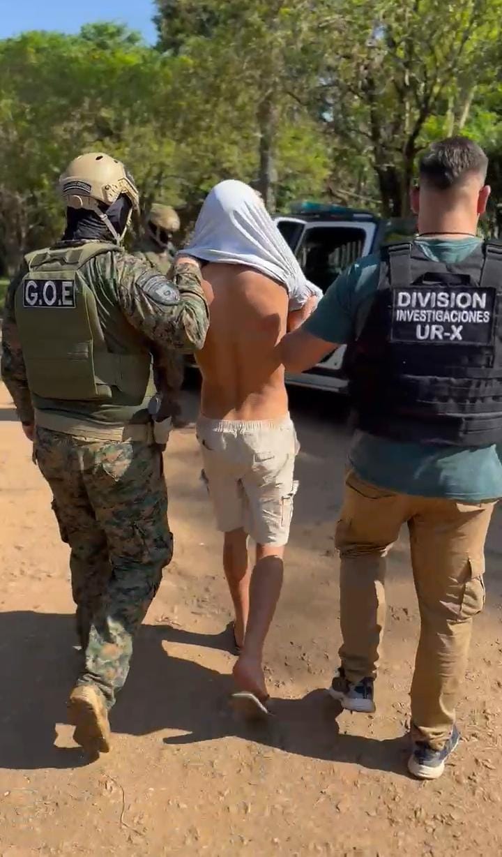 La Policía desbarató dos "narcokioskos" en Garupá: secuestró drogas, objetos robados y detuvo a "Negrito" un delincuente con antecedentes imagen-2