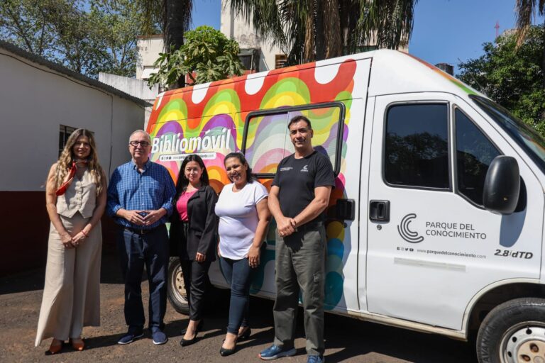 Passalacqua entregó fondos por casi $150 millones a bibliotecas populares de Misiones: “En un mundo tan tensionado como el de hoy, la lectura es refugio y una herramienta crítica” imagen-41