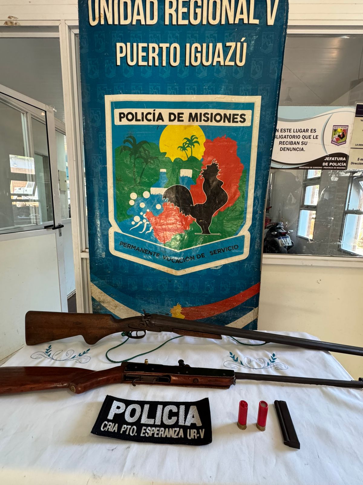 Dos detenidos y armas secuestradas en un allanamiento por usurpación en Puerto Esperanza imagen-2