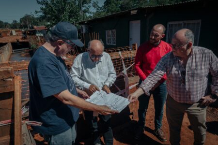 Passalacqua recorrió en Oberá obras sostenidas con fondos provinciales, el polideportivo Vanguardia y saneamiento del arroyo Mbotaby imagen-4