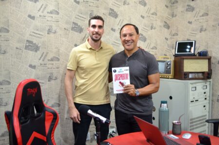 Con el lanzamiento de "¡Despierta!", Juan Veller junto a Nicolás y Camila ofrecen una guía para tomar decisiones informadas sobre diabetes, hipertensión y hábitos saludables imagen-1