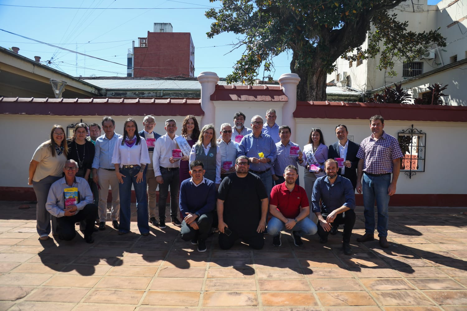 «Queremos que Misiones se convierta en referente de la floricultura en Latinoamérica», dijo Passalacqua al presentar la 16ta Expo Región de las Flores "Queremos que Misiones se convierta en referente de la floricultura en Latinoamérica", dijo Passalacqua al presentar la 16ta Expo Región de las Flores imagen-1