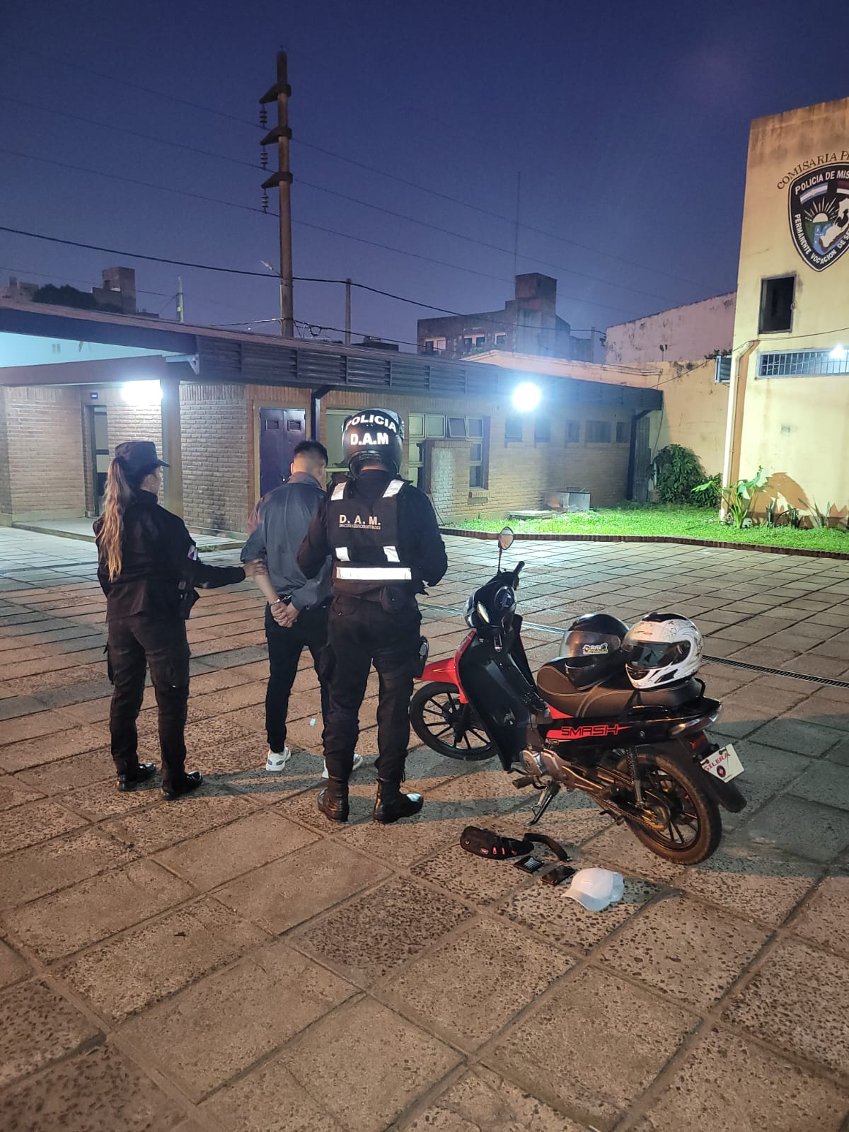 Cámaras del 911 detectaron a un dúo de ladrones: el que hacía de campana terminó tras las rejas imagen-4