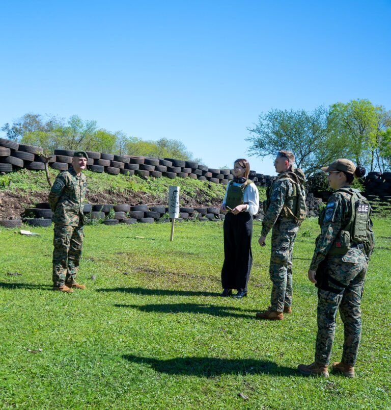 Micaela Gacek visitó el Centro de Entrenamiento del GOE en Profundidad y destacó el compromiso de las fuerzas de seguridad de Misiones imagen-9