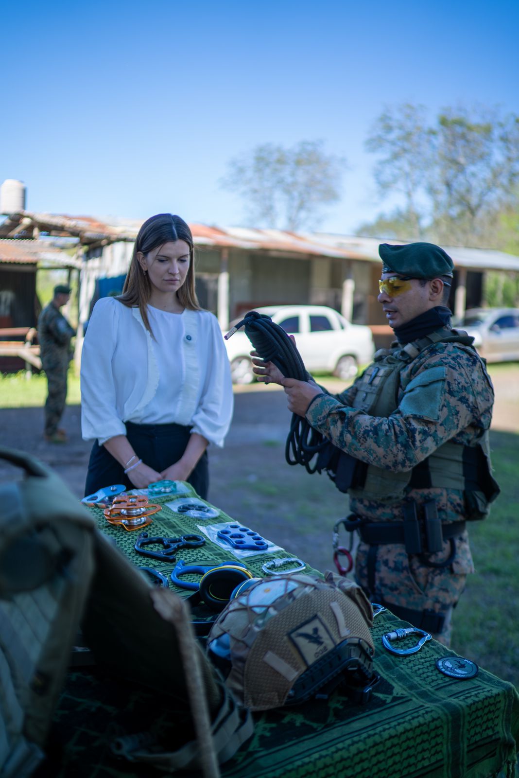 Micaela Gacek visitó el Centro de Entrenamiento del GOE en Profundidad y destacó el compromiso de las fuerzas de seguridad de Misiones imagen-6