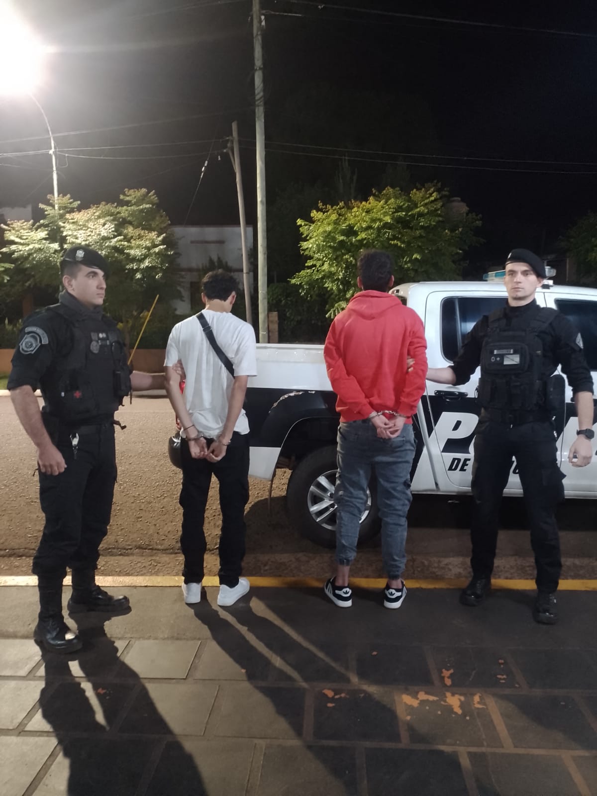 Arrestaron a las "pibas" por maniobras temerarias y a otros tres por contraexplosiones y picadas imagen-2