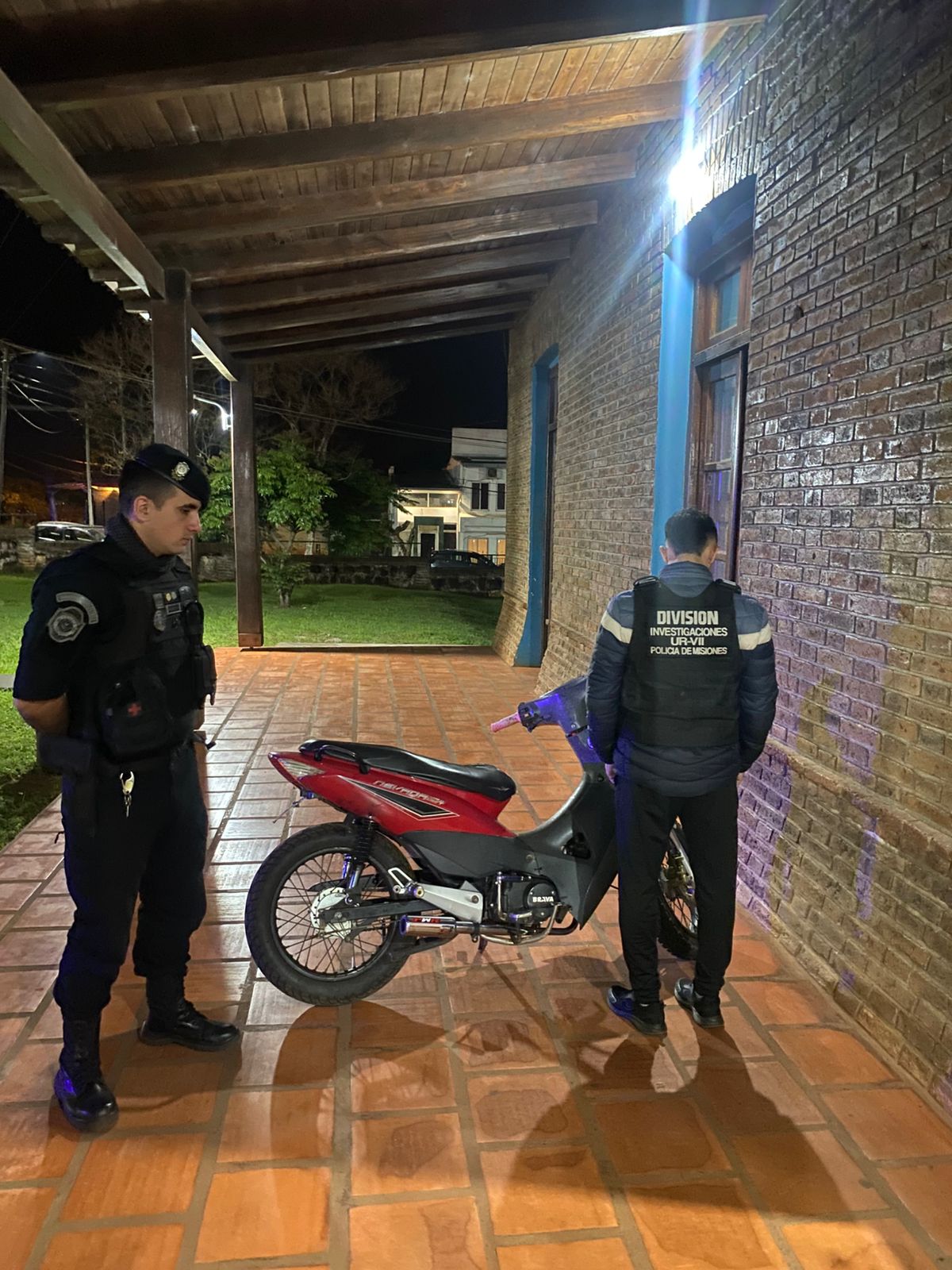 Arrestaron a las "pibas" por maniobras temerarias y a otros tres por contraexplosiones y picadas imagen-4