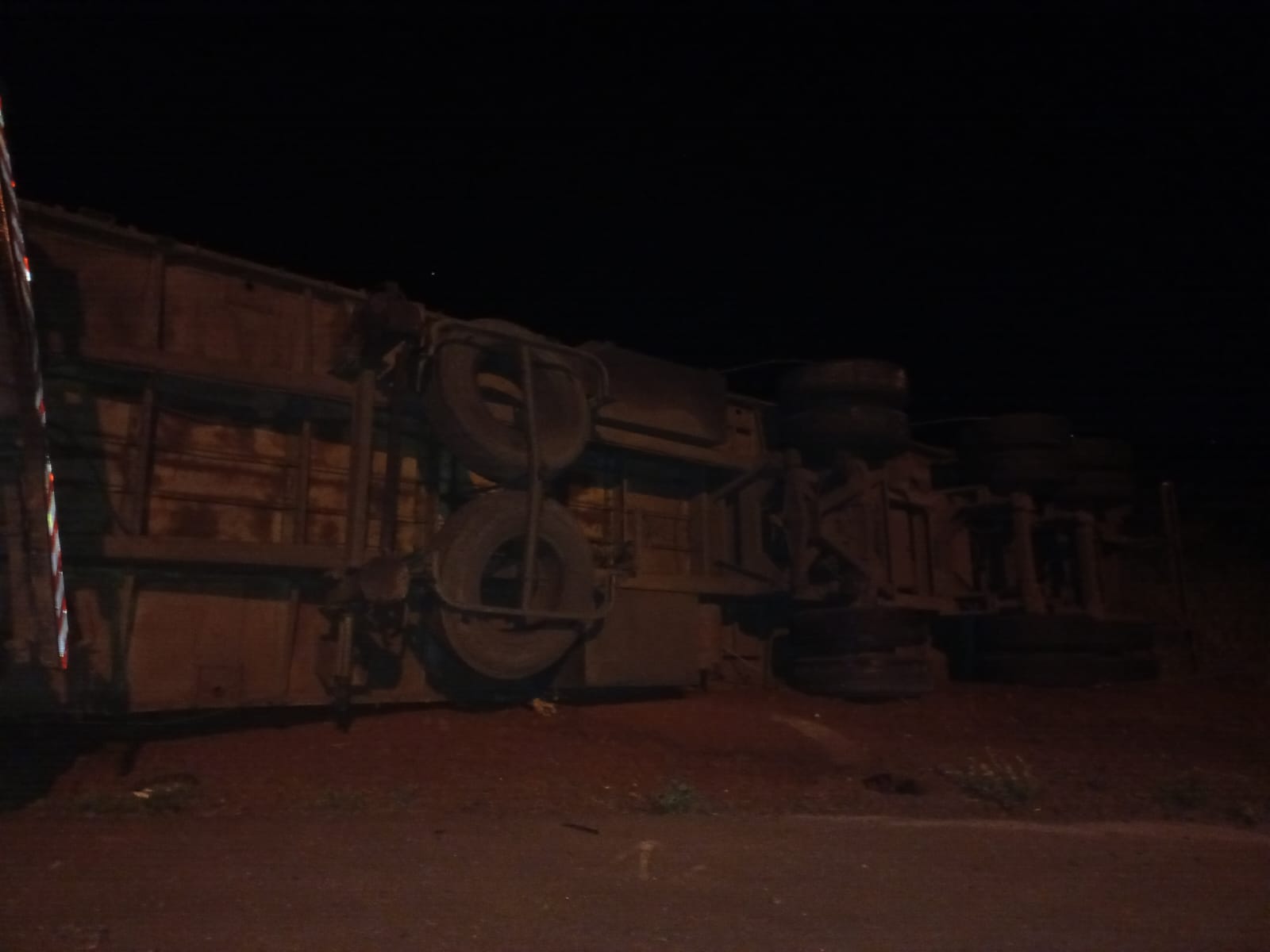 Despieste de un camión en el Acceso Sur de Posadas dejó al conductor lesionado imagen-2