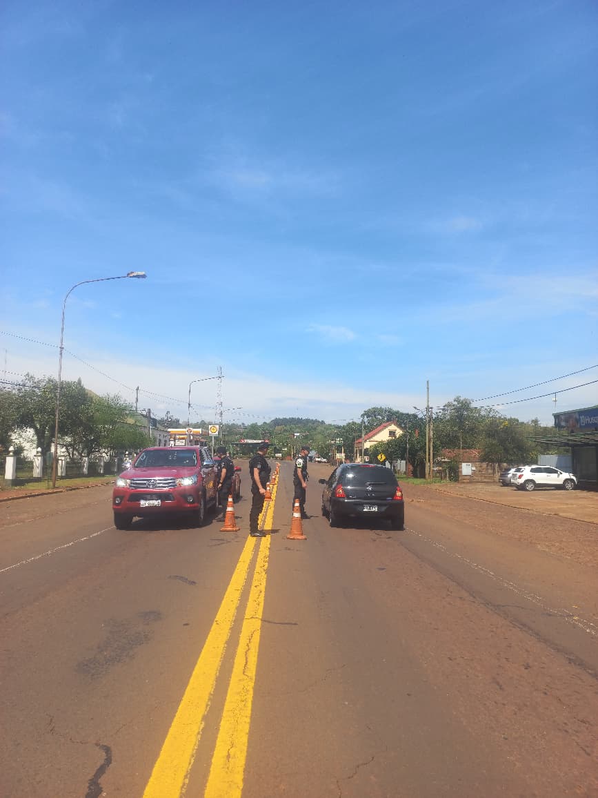 La Policía verificó alertas sobre prófugos del triple homicidio en Buenos Aires y reforzó controles en Misiones imagen-14