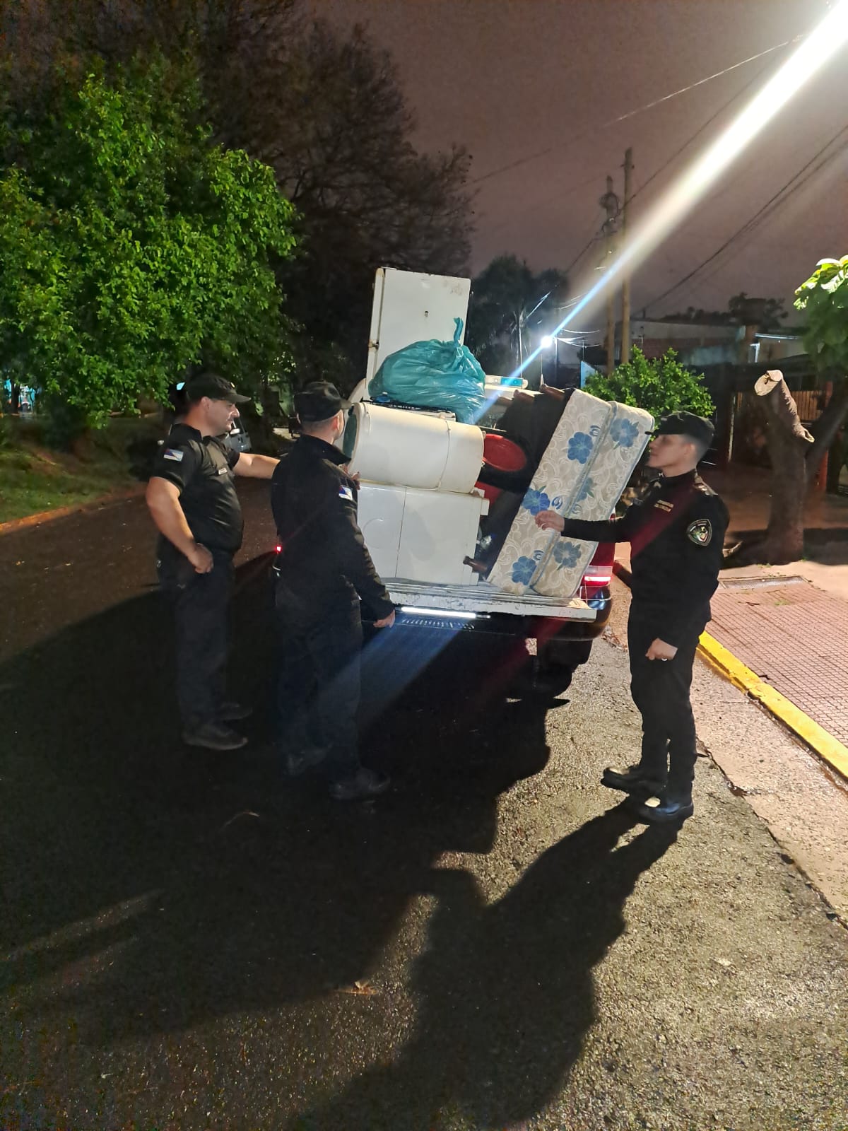 Empleada infiel: hacía un “robo hormiga” con los ahorros en dólares de su jefa y fue detenida imagen-2