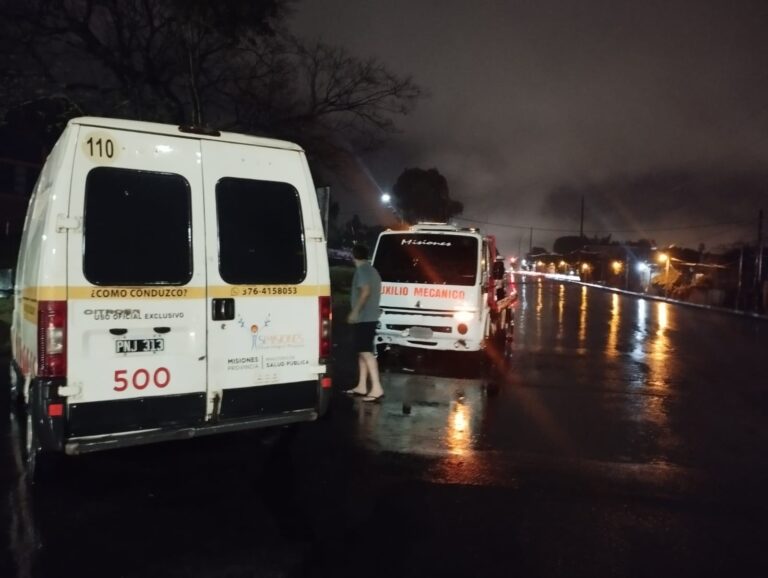 Siniestro vial en la avenida Quaranta de Posadas dejó tres personas lesionadas imagen-6