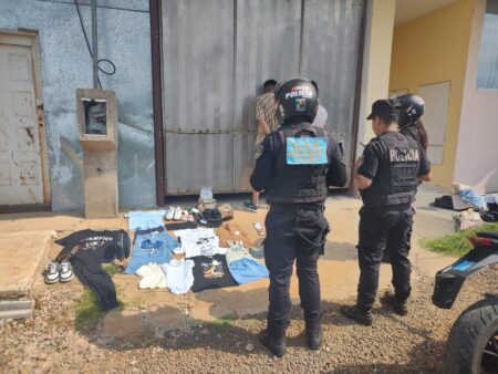 Capturaron en Posadas a una banda cordobesa que utilizaban inhibidores para robar pertenencias de vehículos Capturaron en Posadas a una banda cordobesa que utilizaban inhibidores para robar pertenencias de vehículos imagen-4