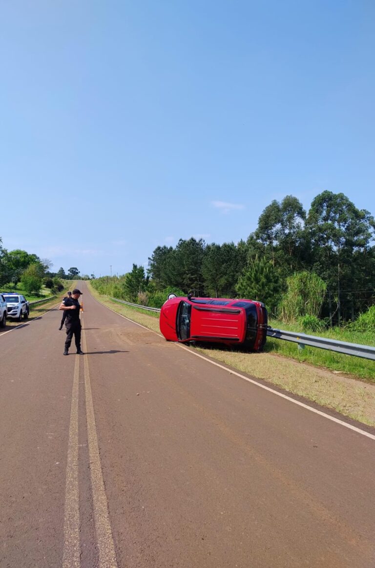Despiste y vuelco en Colonia Alicia Baja dejó a una joven con lesiones leves imagen-1