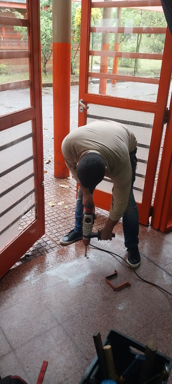 La Policía reparó los daños en el Jardín Maternal “Rayito de Luz” tras el ingreso de un malviviente 5 La Policía reparó los daños en el Jardín Maternal “Rayito de Luz” tras el ingreso de un malviviente imagen-4