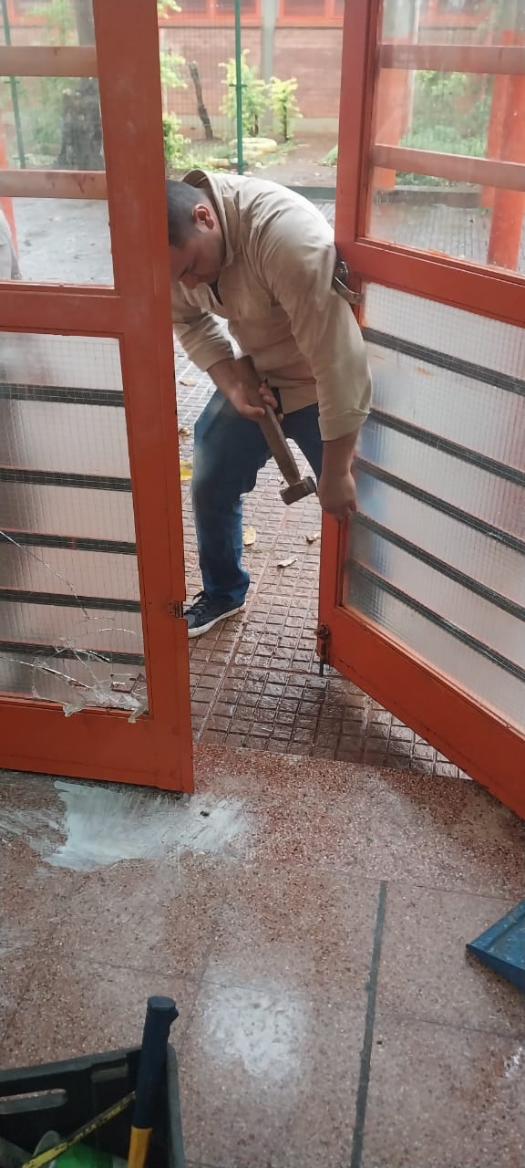 La Policía reparó los daños en el Jardín Maternal “Rayito de Luz” tras el ingreso de un malviviente 11 La Policía reparó los daños en el Jardín Maternal “Rayito de Luz” tras el ingreso de un malviviente imagen-10