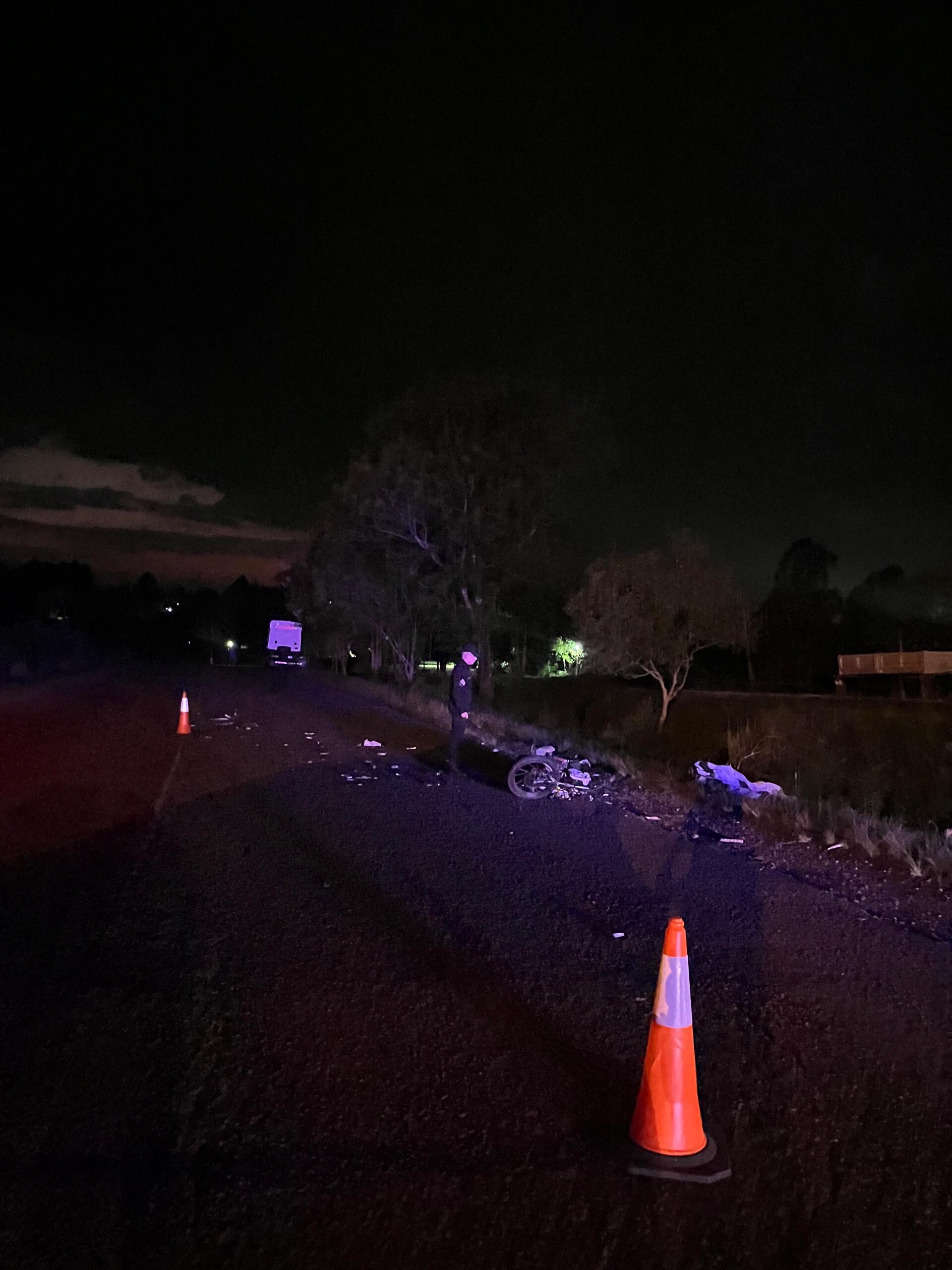 Un joven motociclista perdió la vida tras un choque frontal con un camión en la Ruta Provincial N°4 Un joven motociclista perdió la vida tras un choque frontal con un camión en la Ruta Provincial N°4 imagen-1