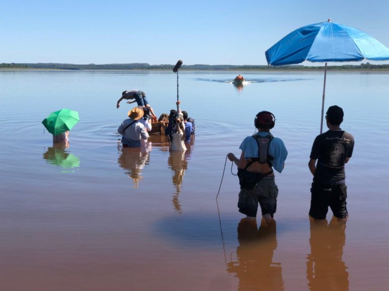 Ciclo Mandioca presenta «Vinchuca»: una historia de mentiras, amor y traición Ciclo Mandioca presenta "Vinchuca": una historia de mentiras, amor y traición imagen-25