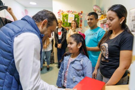 El programa Incluir Salud entregó implantes cocleares bilaterales a una niña con hipoacusia profunda severa en el Hospital Materno Neonatal imagen-4