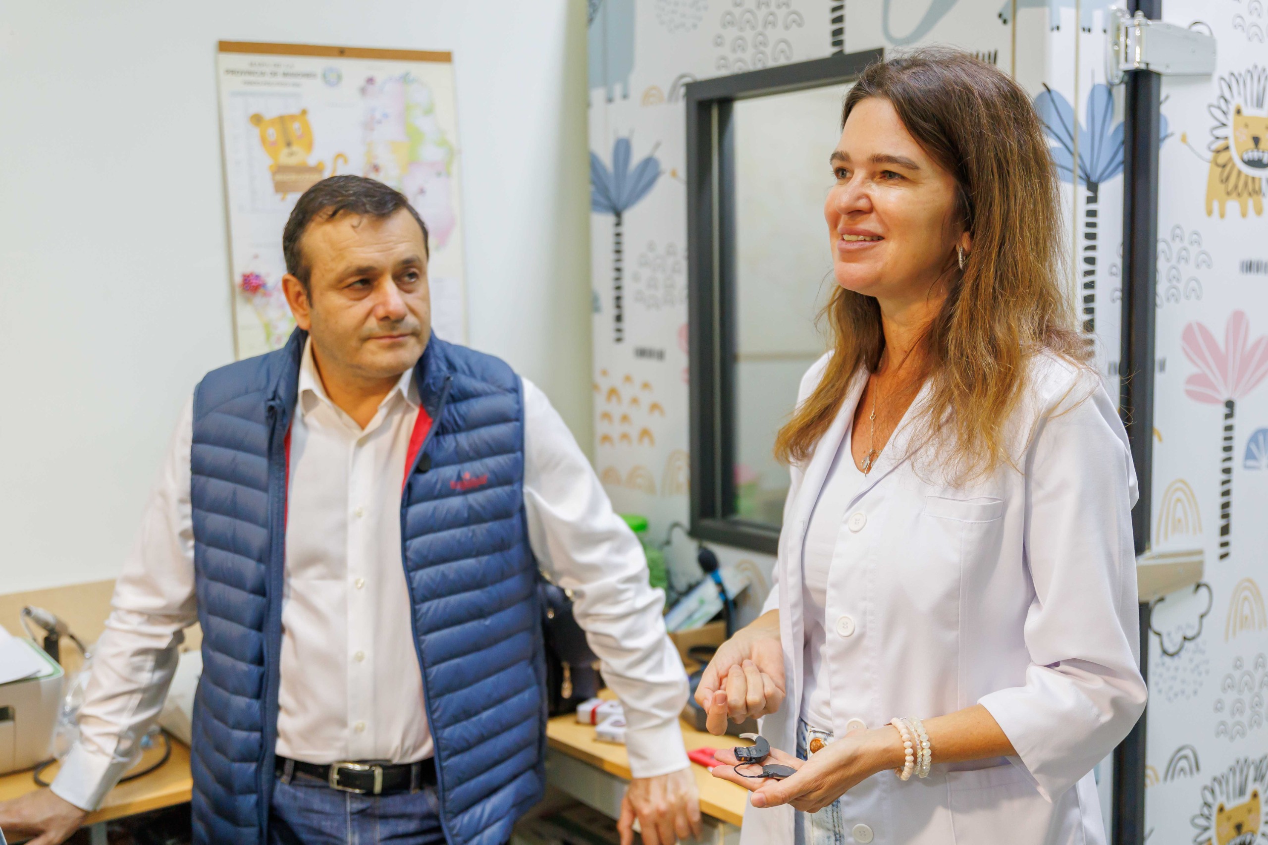 El programa Incluir Salud entregó implantes cocleares bilaterales a una niña con hipoacusia profunda severa en el Hospital Materno Neonatal imagen-2