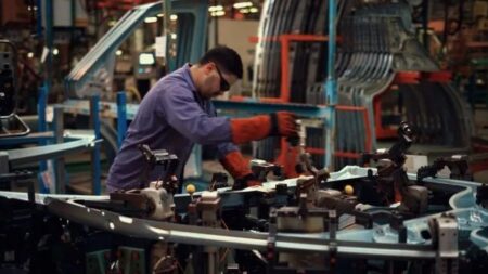 Industria argentina en alerta: la UIA advierte freno en construcción, textil, calzado y metalmecánica imagen-2