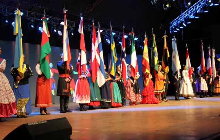 Reconocimiento del Concejo Deliberante obereño al ex gobernador “Cacho” Barrios Arrechea en la Fiesta Nacional del Inmigrante 7 Reconocimiento del Concejo Deliberante obereño al ex gobernador “Cacho” Barrios Arrechea en la Fiesta Nacional del Inmigrante imagen-6