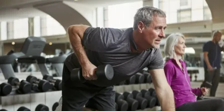 Sarcopenia y envejecimiento: expertos recomiendan estrategias para aumentar la masa muscular y mejorar la función física después de los 50 años imagen-5