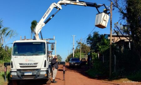 Energía de Misiones finalizó obras de mejora en el barrio KM40 de Campo Viera imagen-7