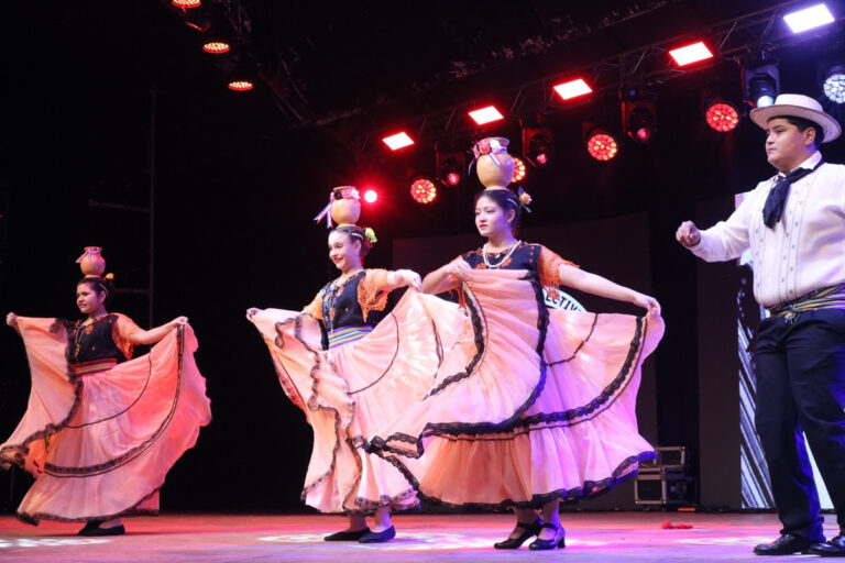 “En Oberá la diversidad cultural nos atraviesa todos los días del año”, dijo el Intendente Hassan “En Oberá la diversidad cultural nos atraviesa todos los días del año”, dijo el Intendente Hassan imagen-27