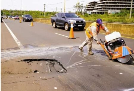 Ruta 12: reducción de calzada por colapso de alcantarilla en el Acceso Sur Ruta 12: reducción de calzada por colapso de alcantarilla en el Acceso Sur imagen-1