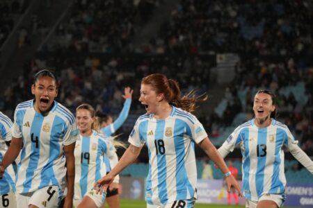 Fútbol: Rodríguez fue titular en el empate argentino imagen-4