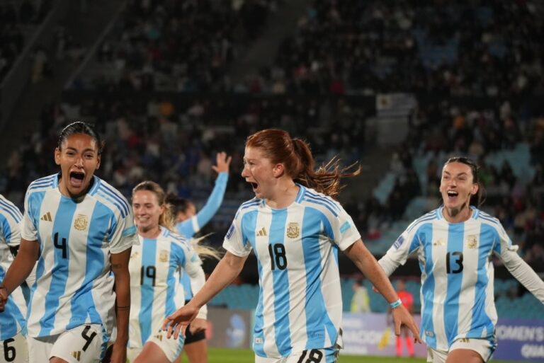 Fútbol: Rodríguez fue titular en el empate argentino imagen-13