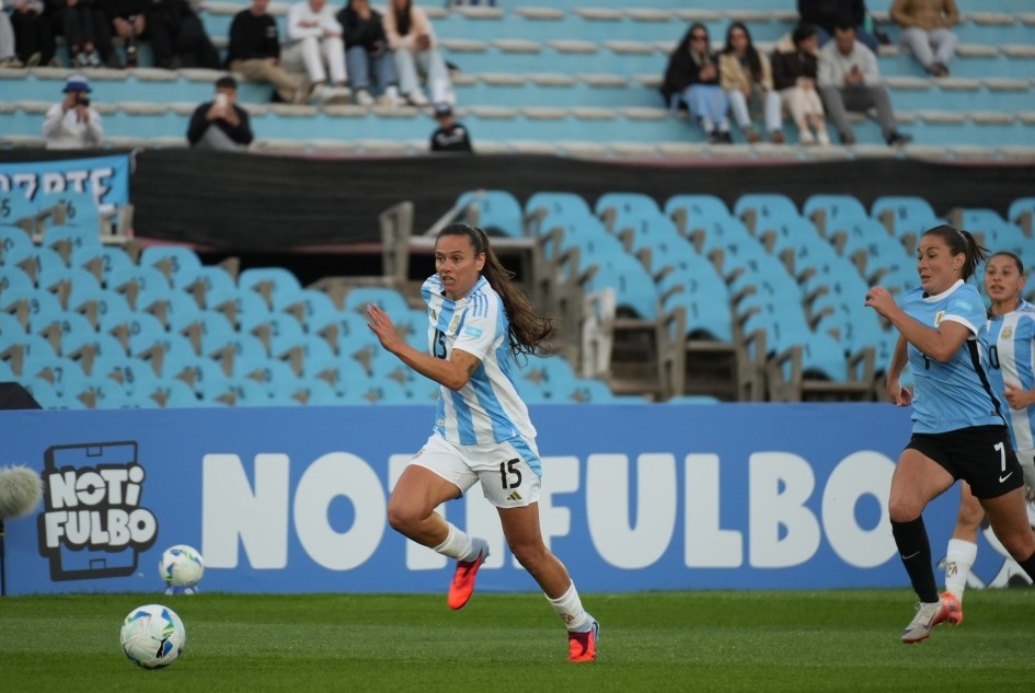Fútbol: Rodríguez fue titular en el empate argentino imagen-2