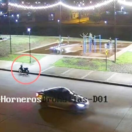 La mantuvo oculta, ingresó a Posadas y el anillo digital del 911 detectó que la moto era robada imagen-2