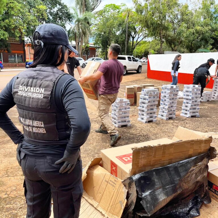 Secuestraron en Jardín América mercadería de contrabando valuada en más de $150 millones imagen-16